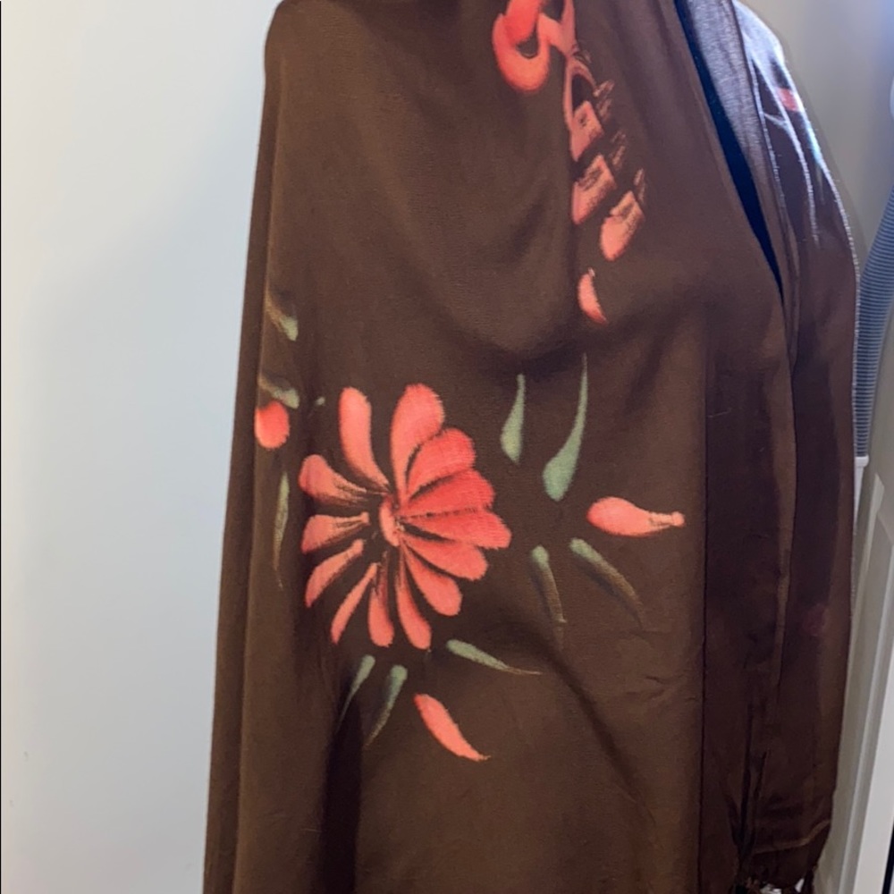 Over sized scarf - Picture 2 of 3